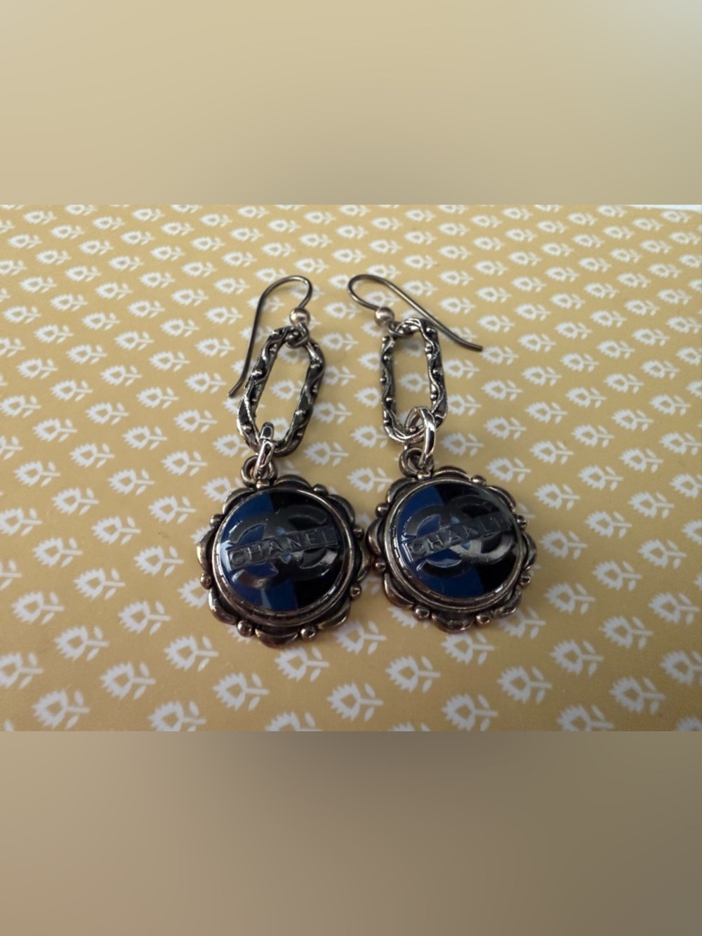 CHANEL Dangle Earrings - Picture 2 of 4